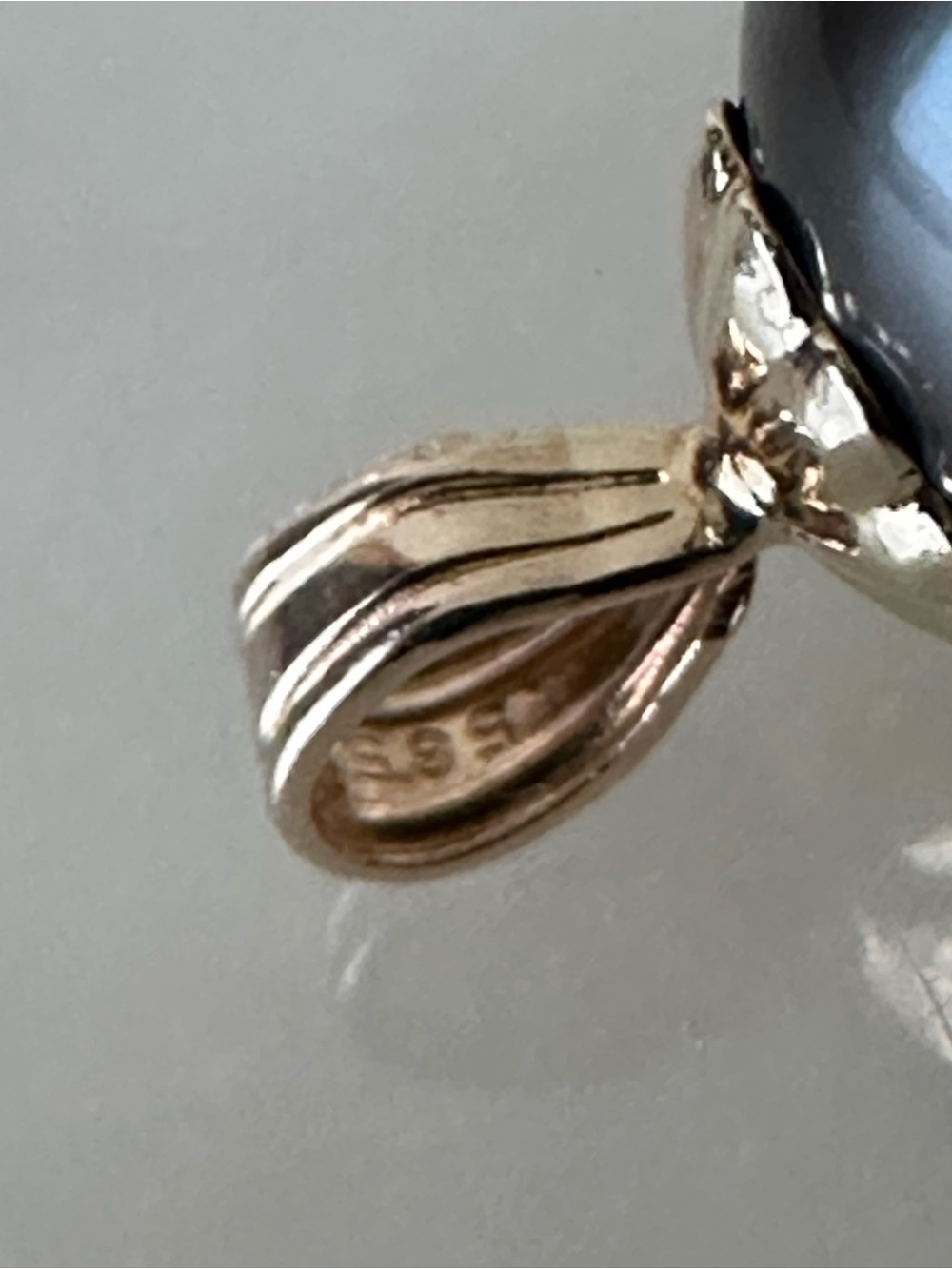 14k Yellow Gold Black Pearl Pendant - Picture 4 of 9